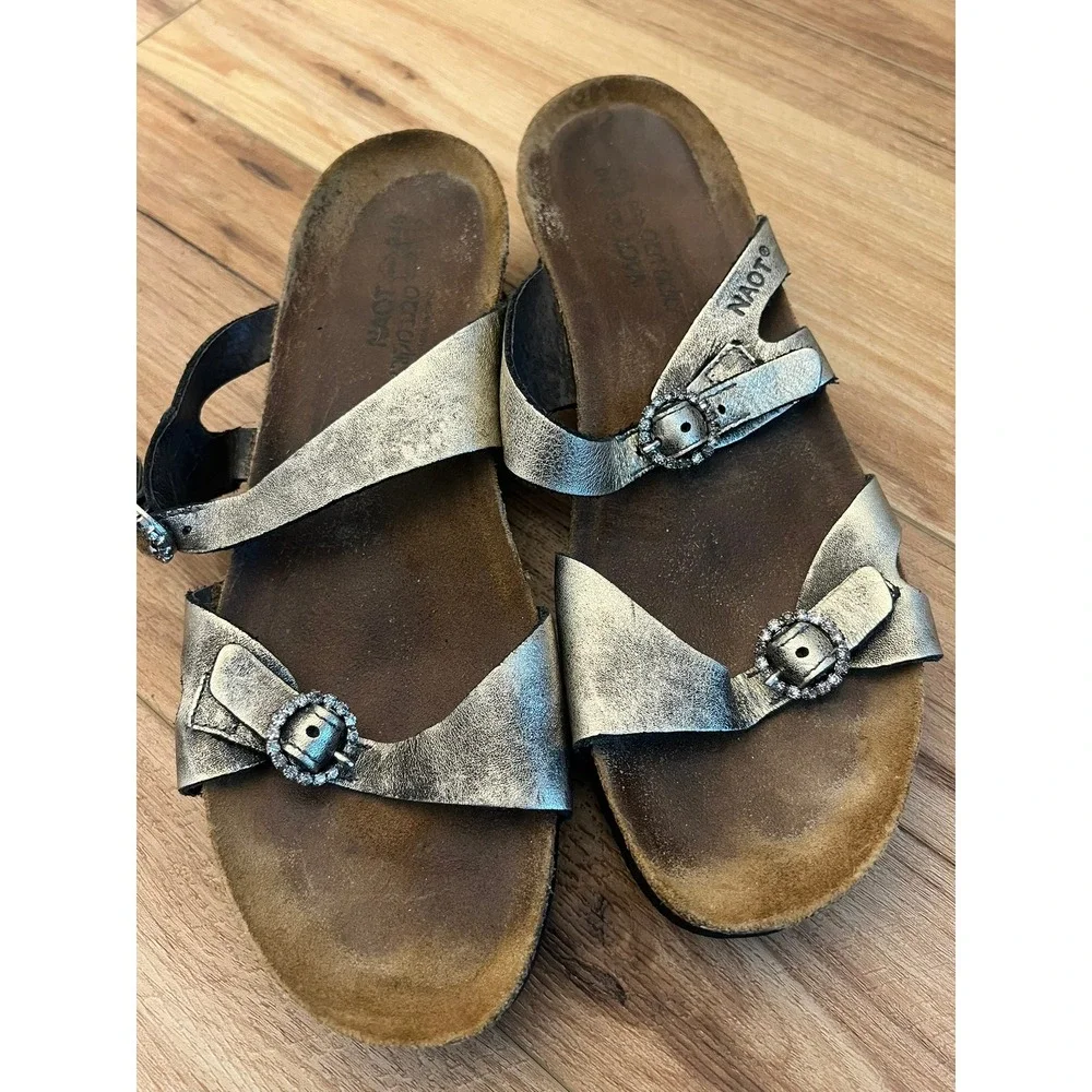 Naot 40/Wm 9‎ Metallic Silver Leather Rhinestone Buckle Cork Slide Sandal Boho